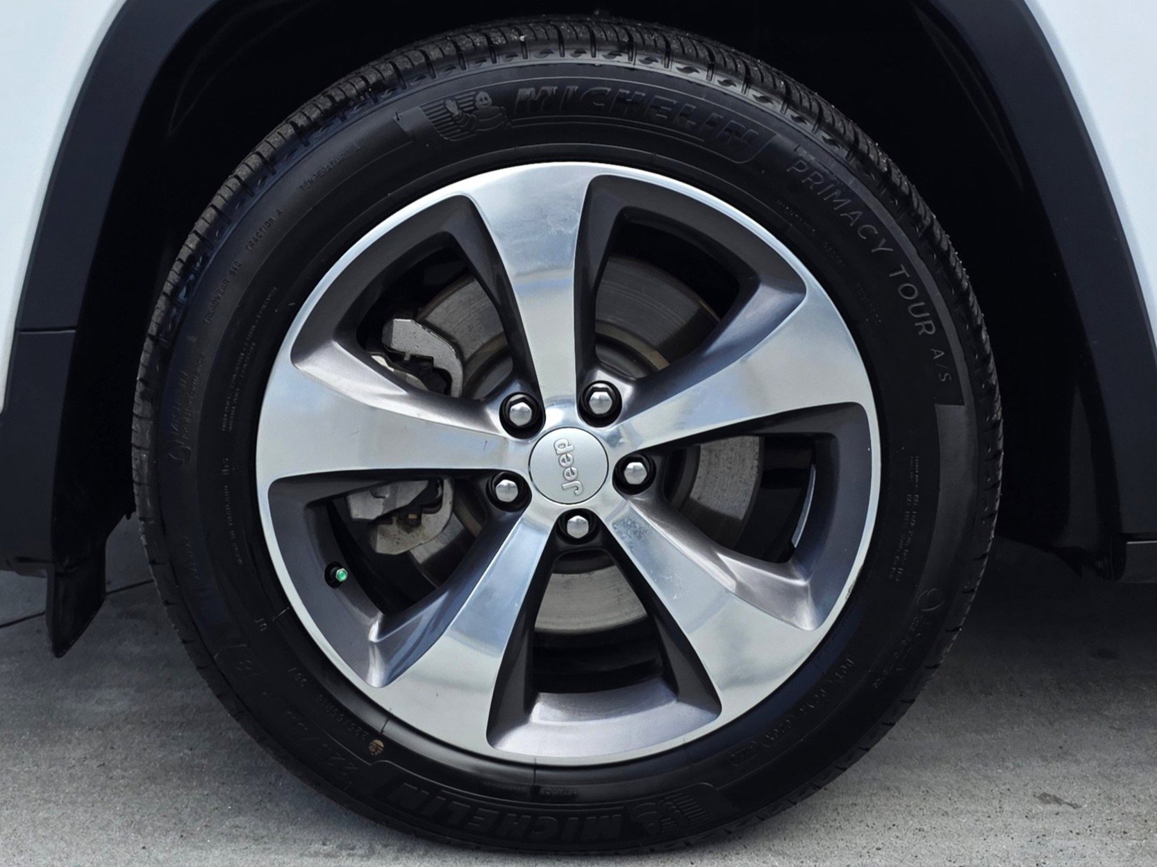 Used 2020 Jeep Cherokee Limited image 9