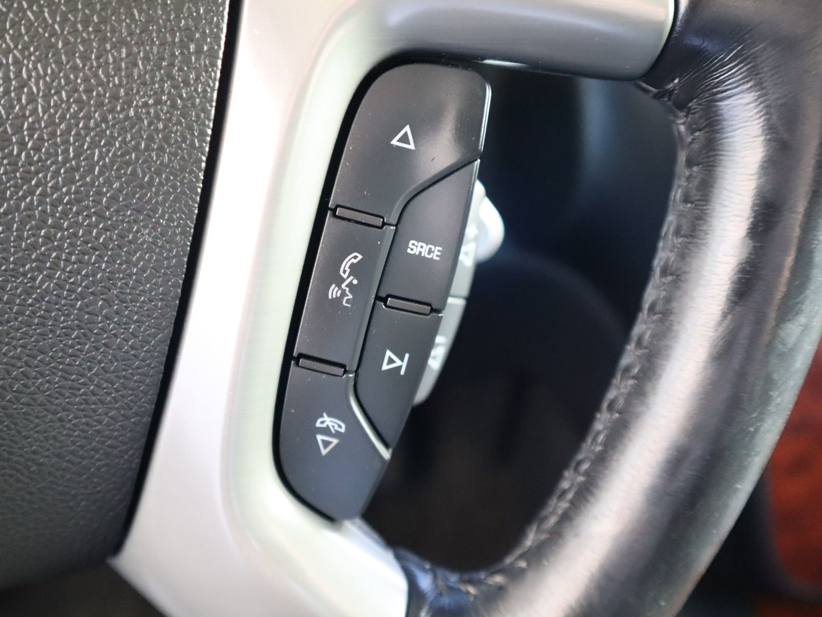 Used 2013 Chevrolet Avalanche LTZ image 34