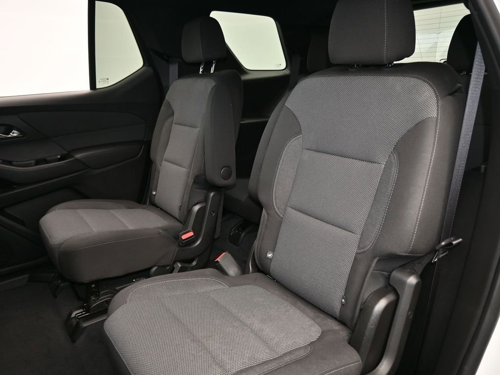 Used 2023 Chevrolet Traverse LT image 32