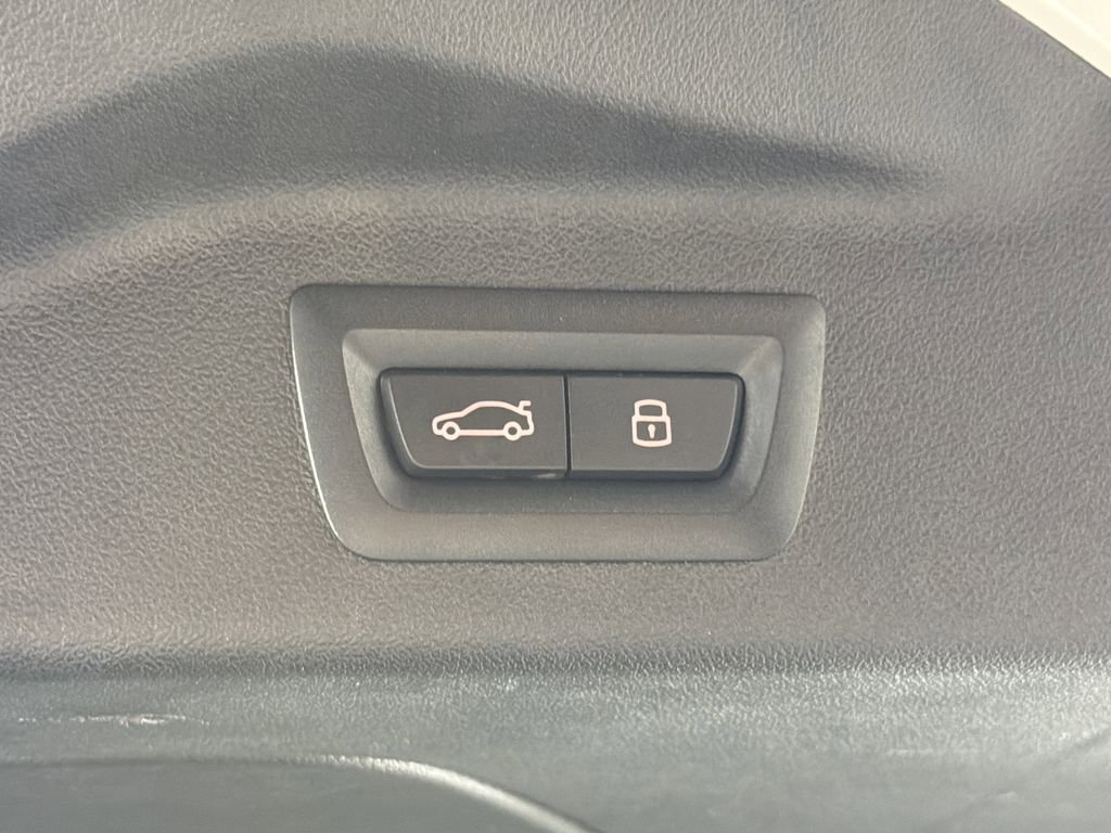 Used 2024 BMW X7 M60i w/ Executive Package image 18