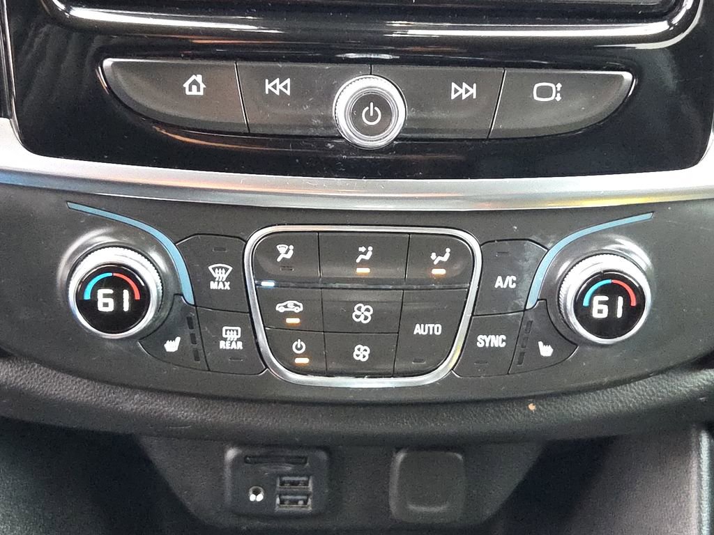 Used 2021 Chevrolet Traverse RS image 22