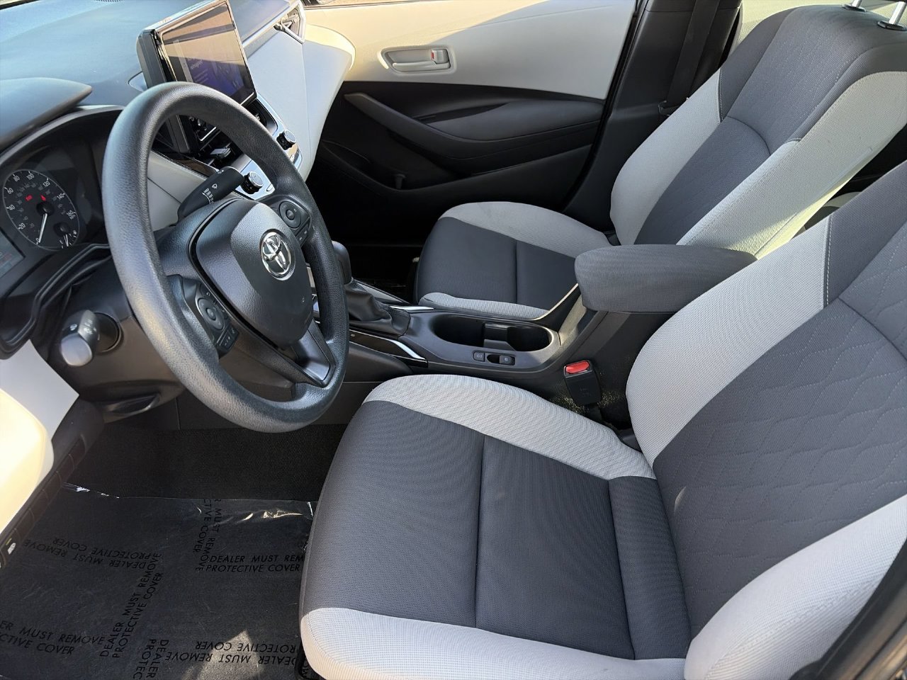 Used 2024 Toyota Corolla LE w/ LE Convenience Package FWD image 18
