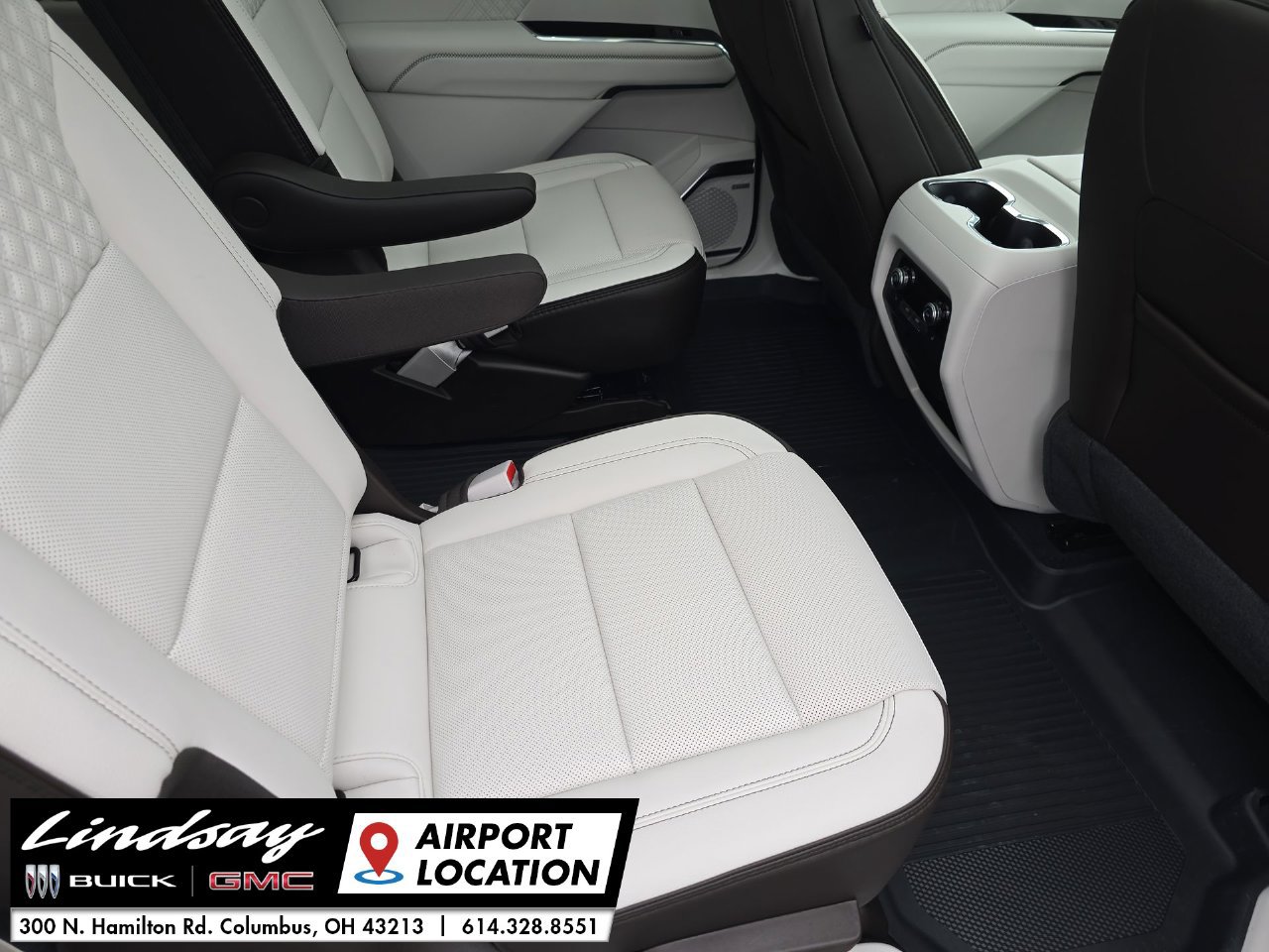 New 2027 GMC Acadia Denali w/ Denali Reserve Package AWD/4WD image 29