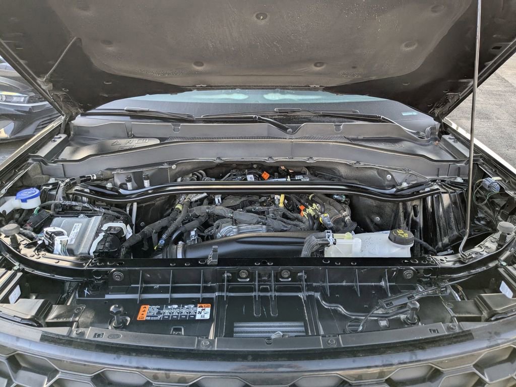 Used 2025 Ford Explorer ST-Line w/ ST-Line Street Pack image 24