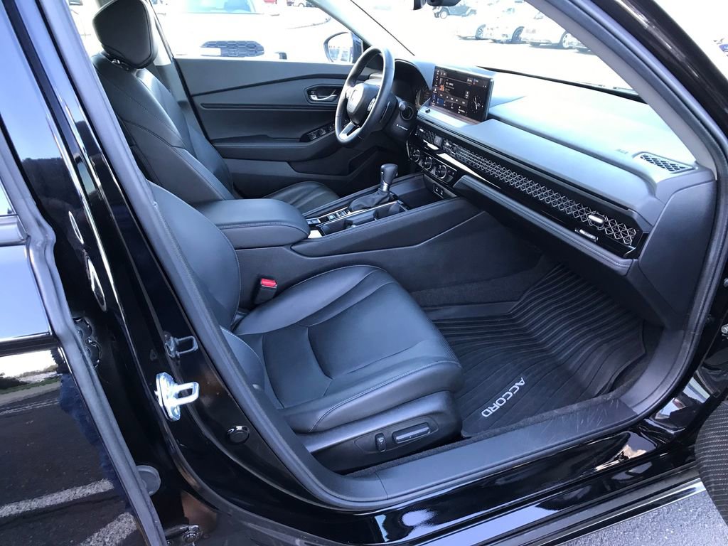 Used 2024 Honda Accord Touring image 10