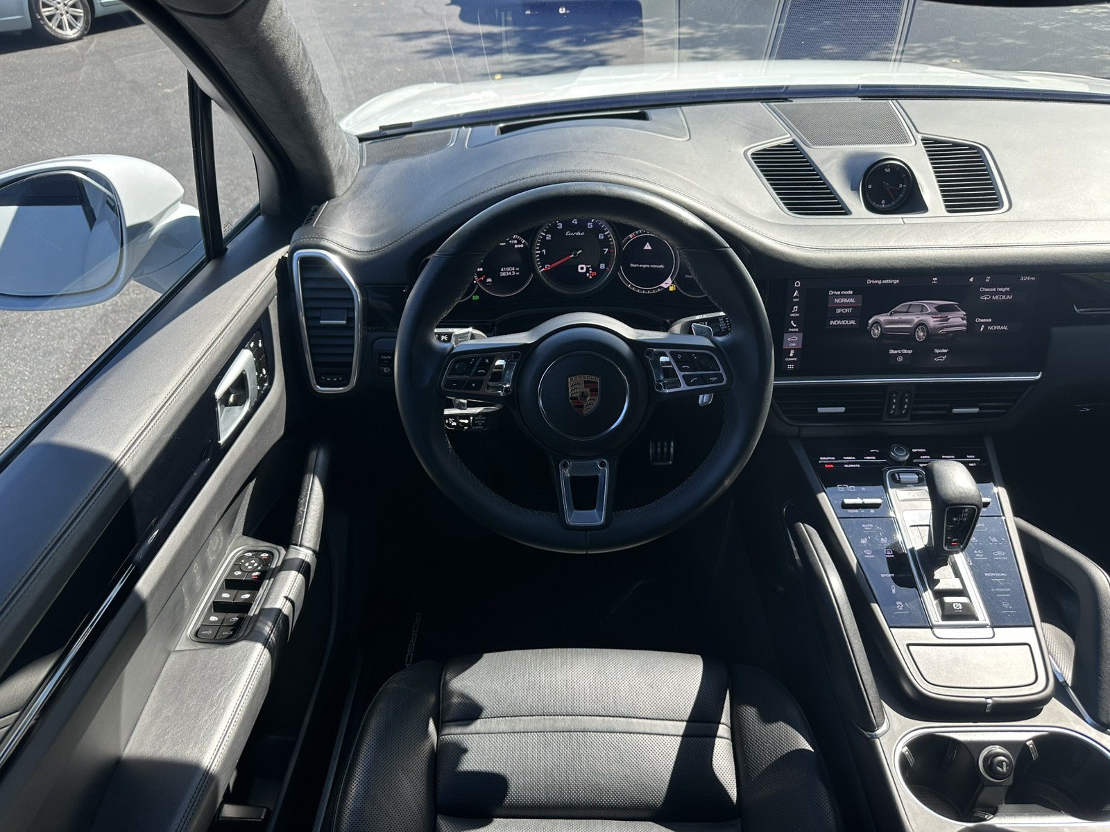 Used 2019 Porsche Cayenne Turbo AWD/4WD image 16