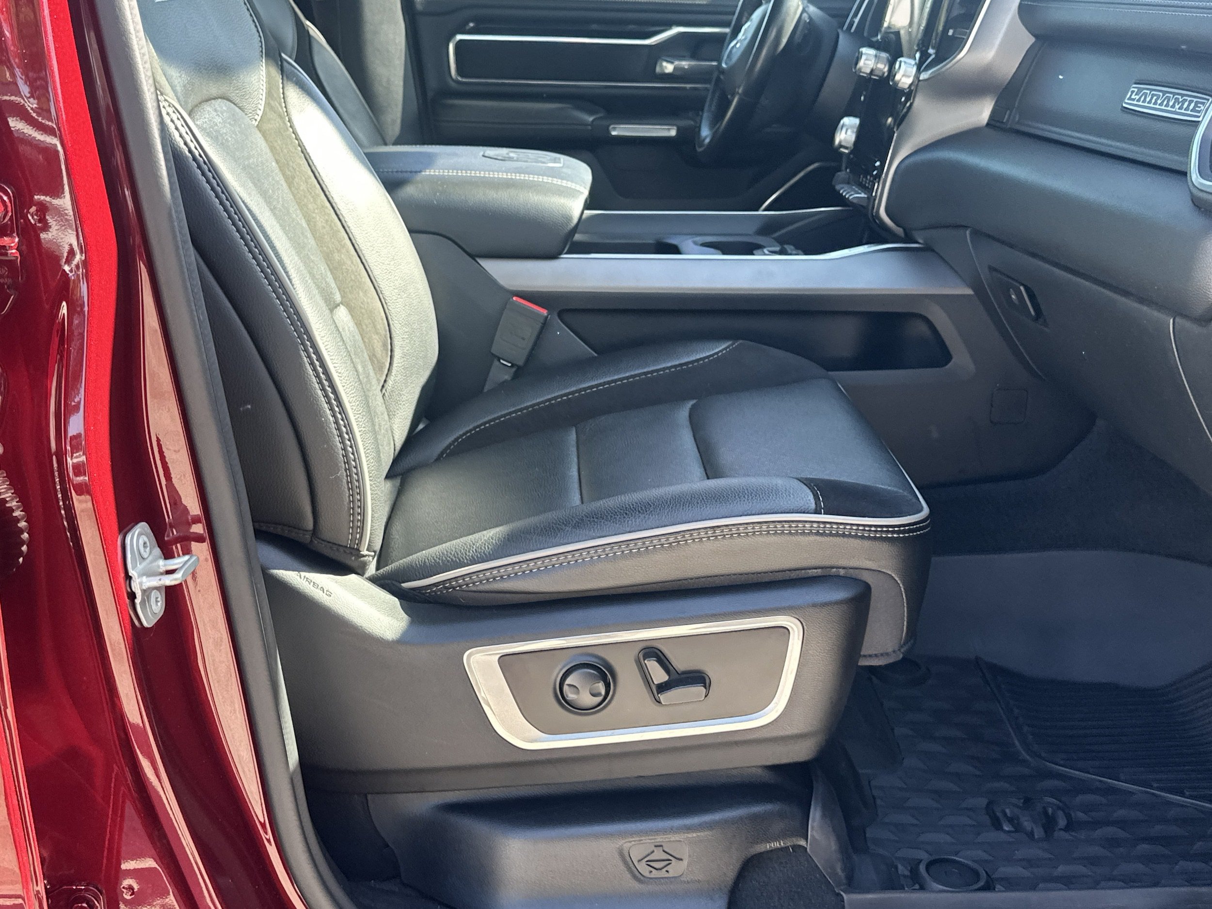 Used 2022 RAM 1500 Laramie RWD image 13