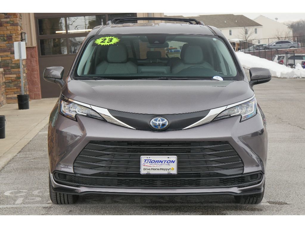 Used 2023 Toyota Sienna LE image 8