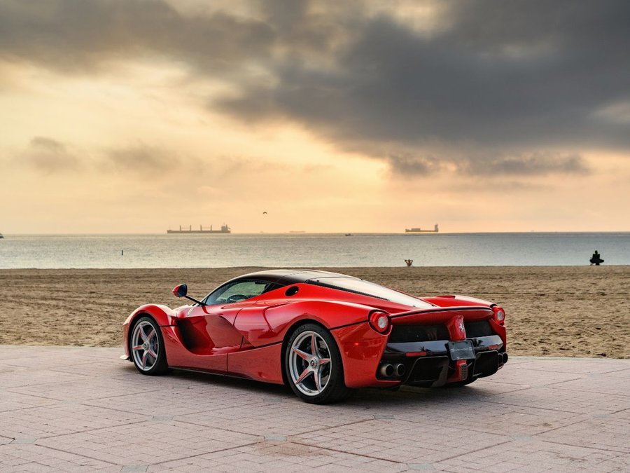Used 2015 Ferrari LaFerrari image 8