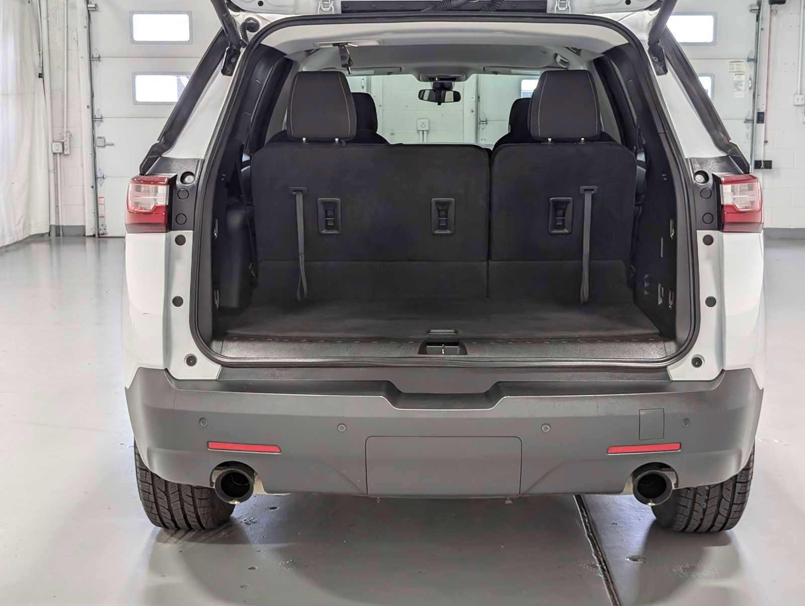 Used 2021 Chevrolet Traverse LT image 39