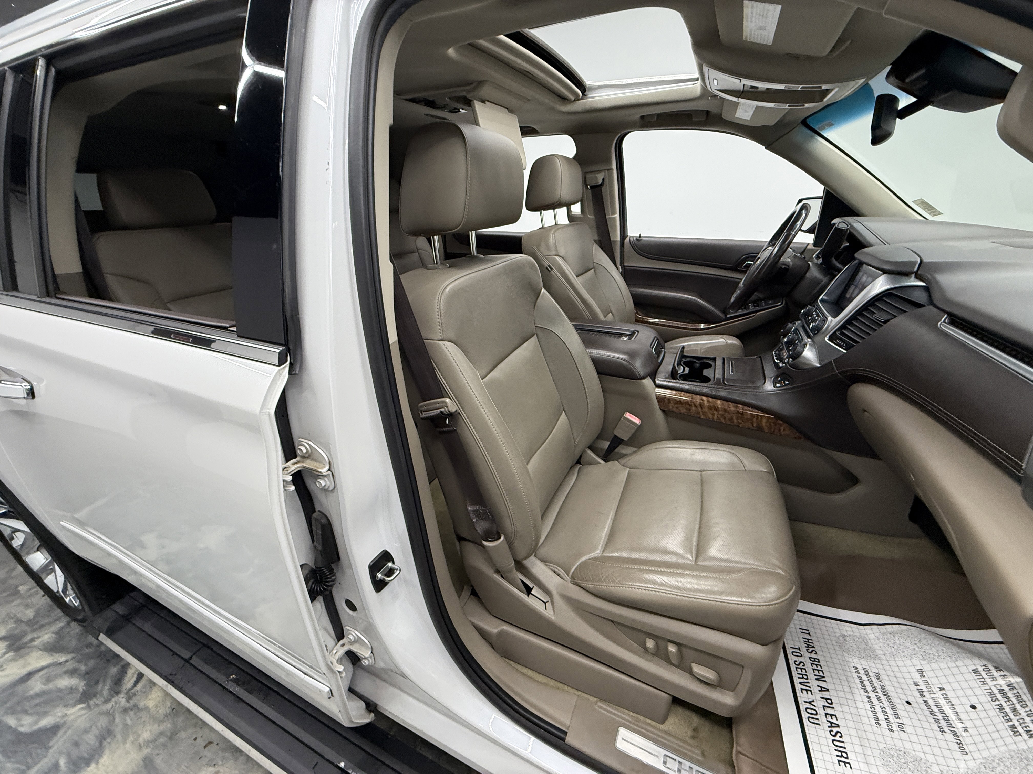 Used 2017 Chevrolet Suburban Premier image 25