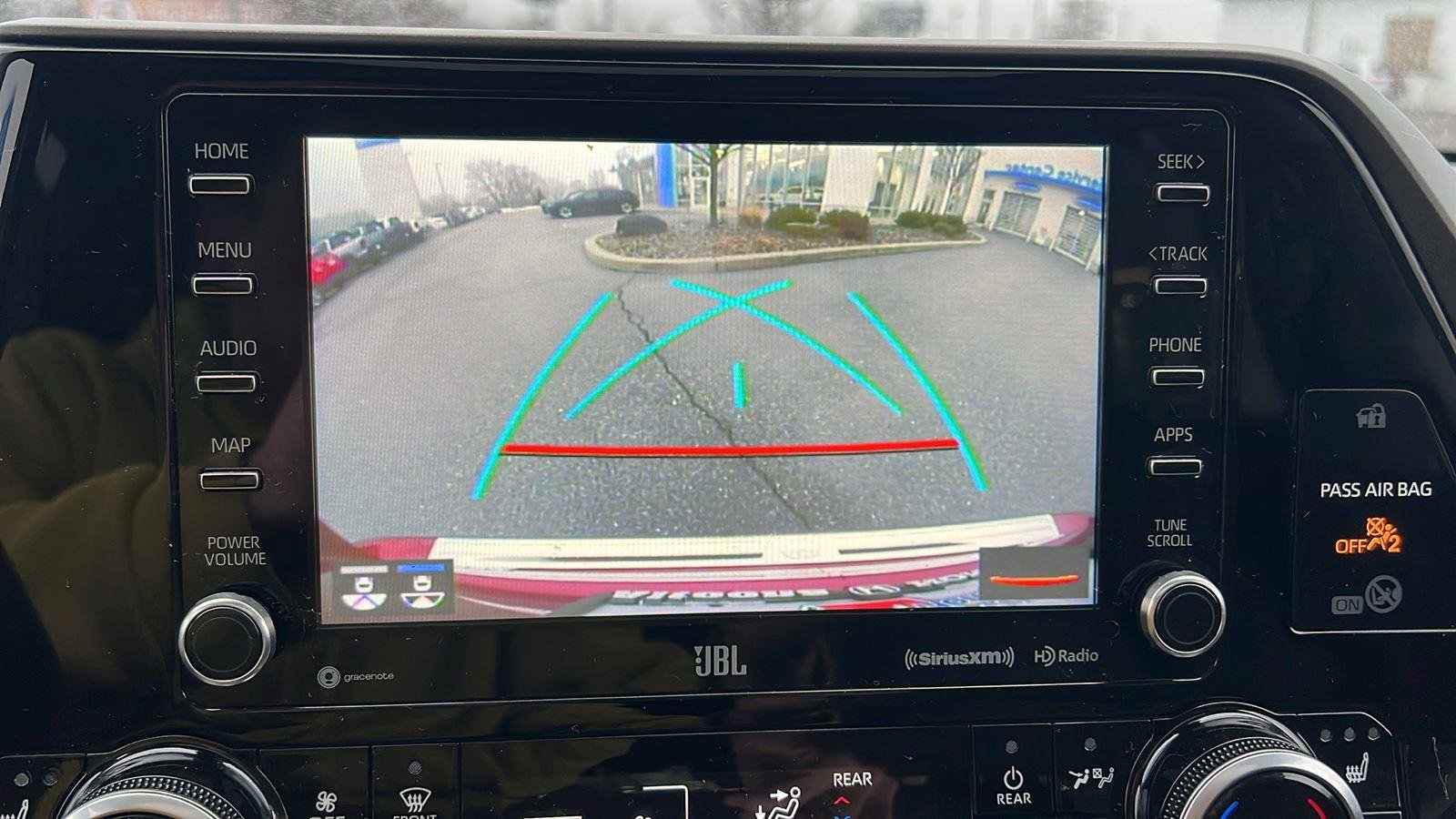 Used 2020 Toyota Highlander Limited image 32