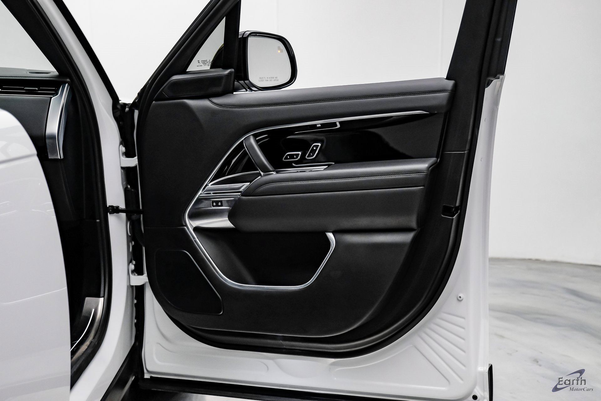 Used 2024 Land Rover Range Rover SE image 72