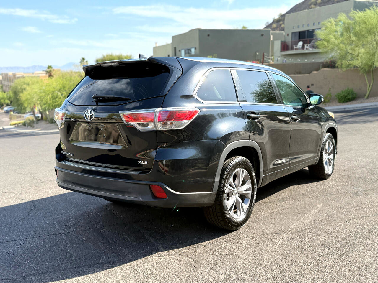 Used 2015 Toyota Highlander XLE image 6