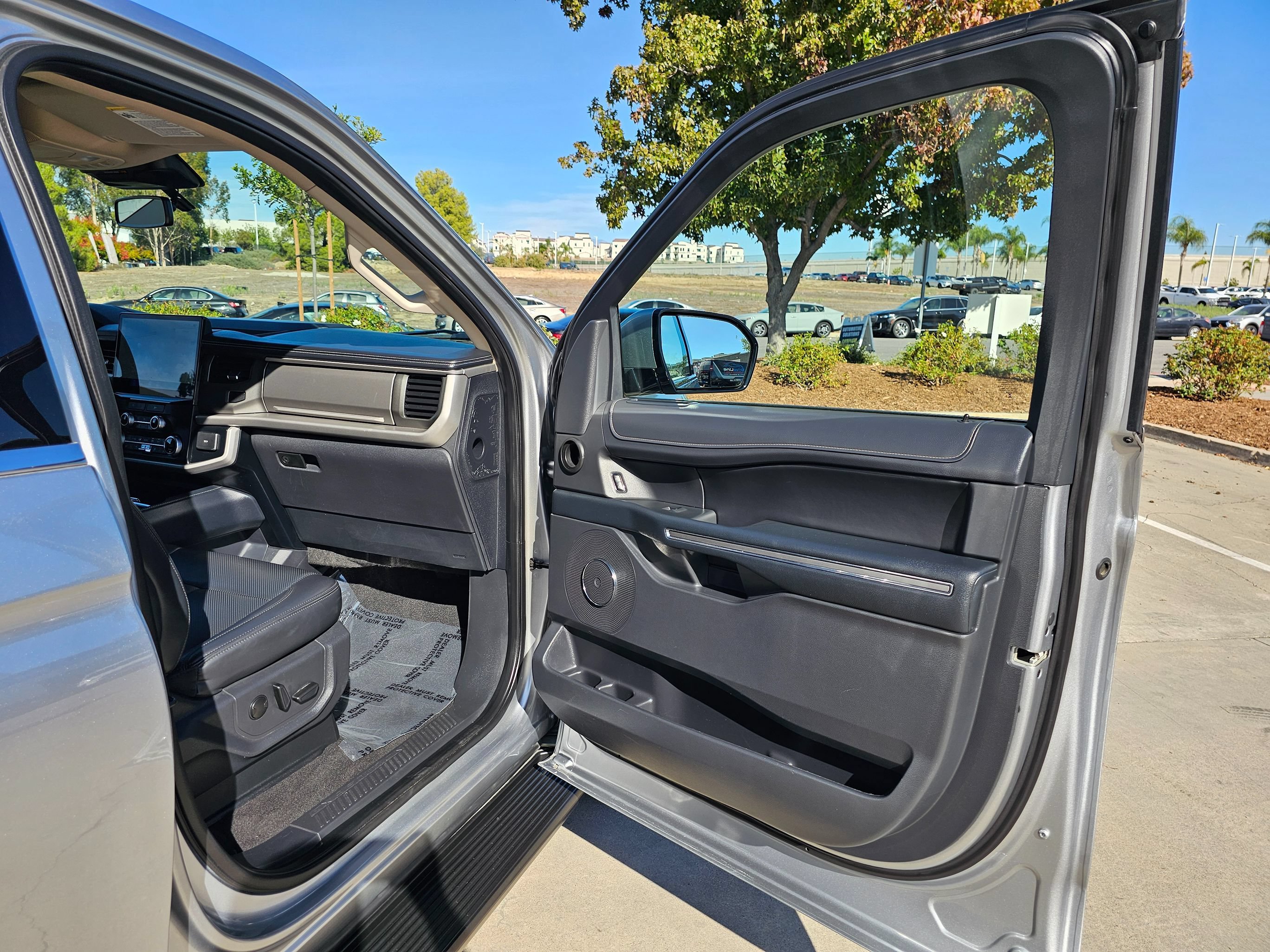 Used 2024 Ford Expedition XLT RWD image 26