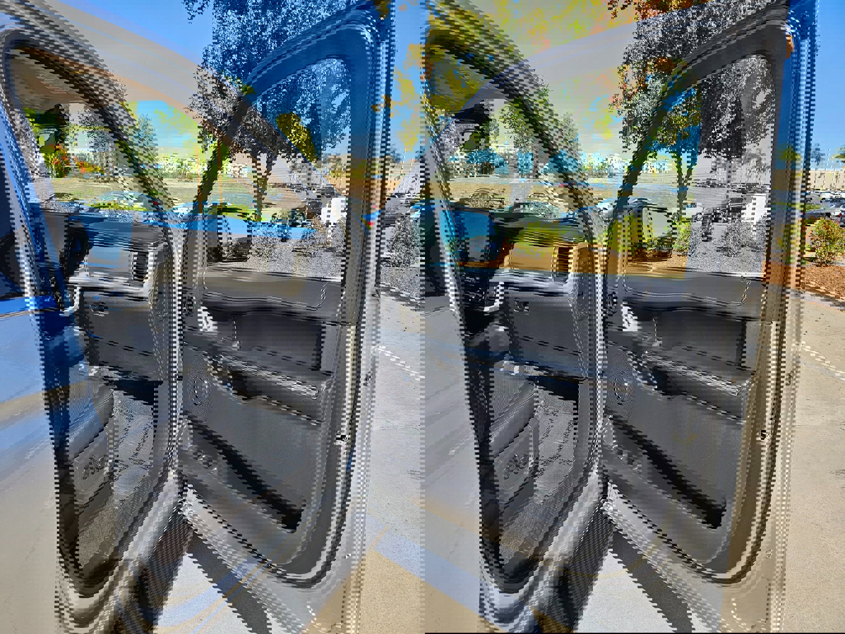 Used 2024 Ford Expedition XLT image 26