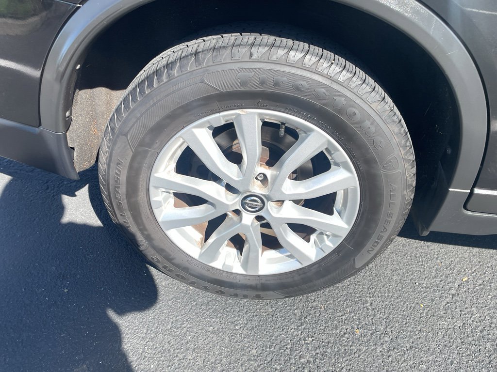 Used 2020 Nissan Rogue SV image 13