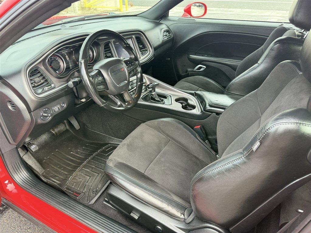 Used 2022 Dodge Challenger R/T w/ Plus Package image 21
