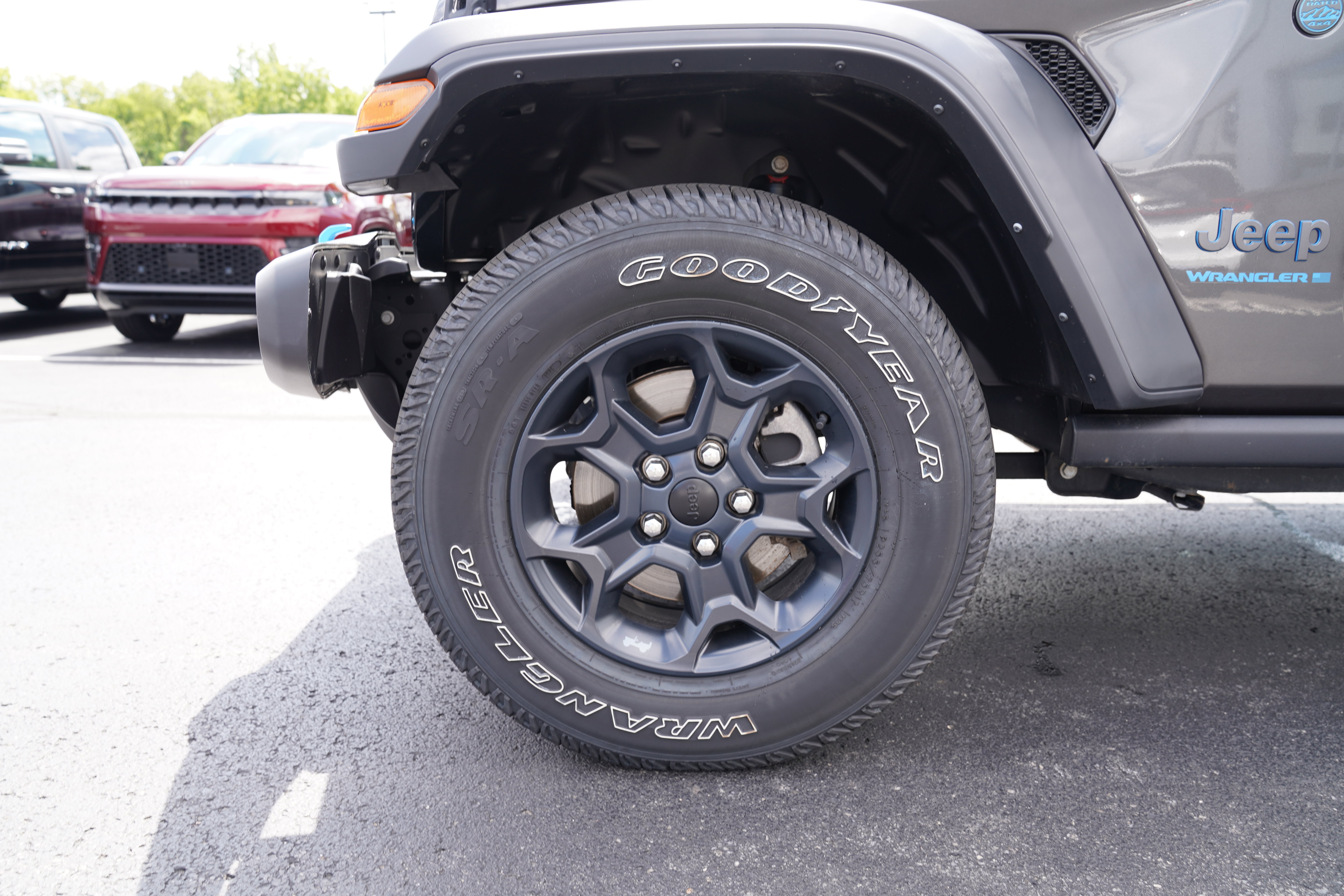 Used 2023 Jeep Wrangler Unlimited w/ Cold Weather Group AWD/4WD image 12
