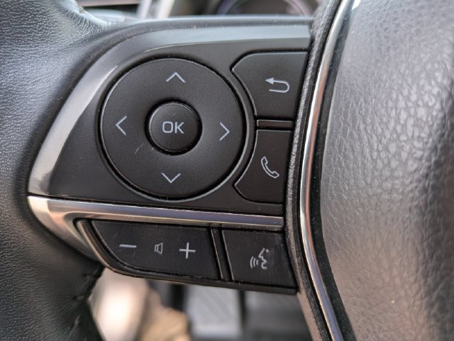 Used 2020 Toyota Camry XLE FWD image 11