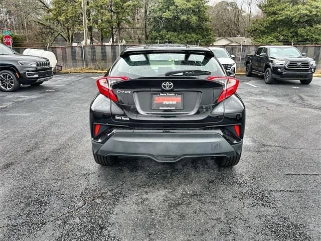 Used 2022 Toyota C-HR XLE image 16
