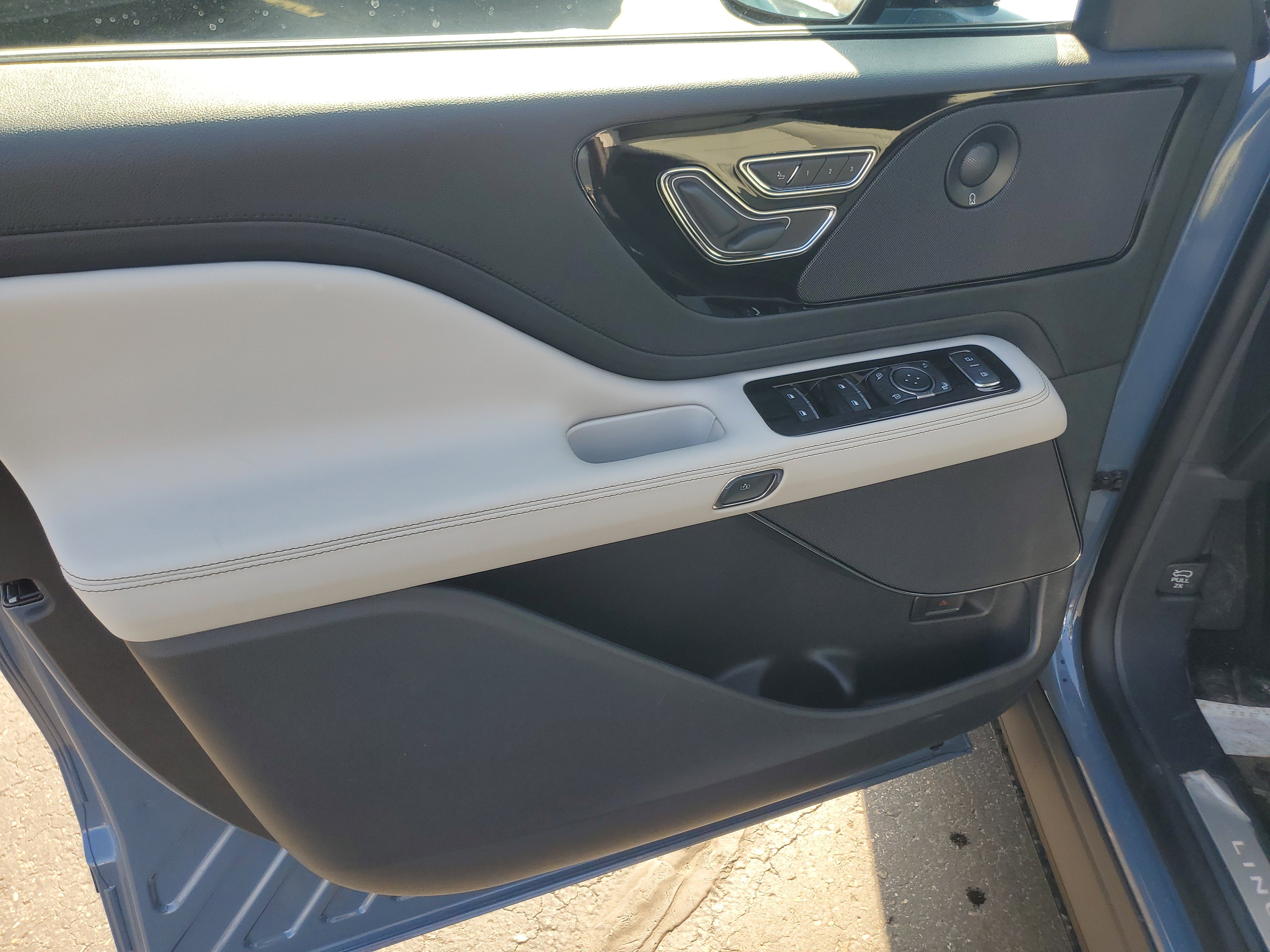 New 2026 Lincoln Aviator Reserve w/ Jet Appearance Package image 8