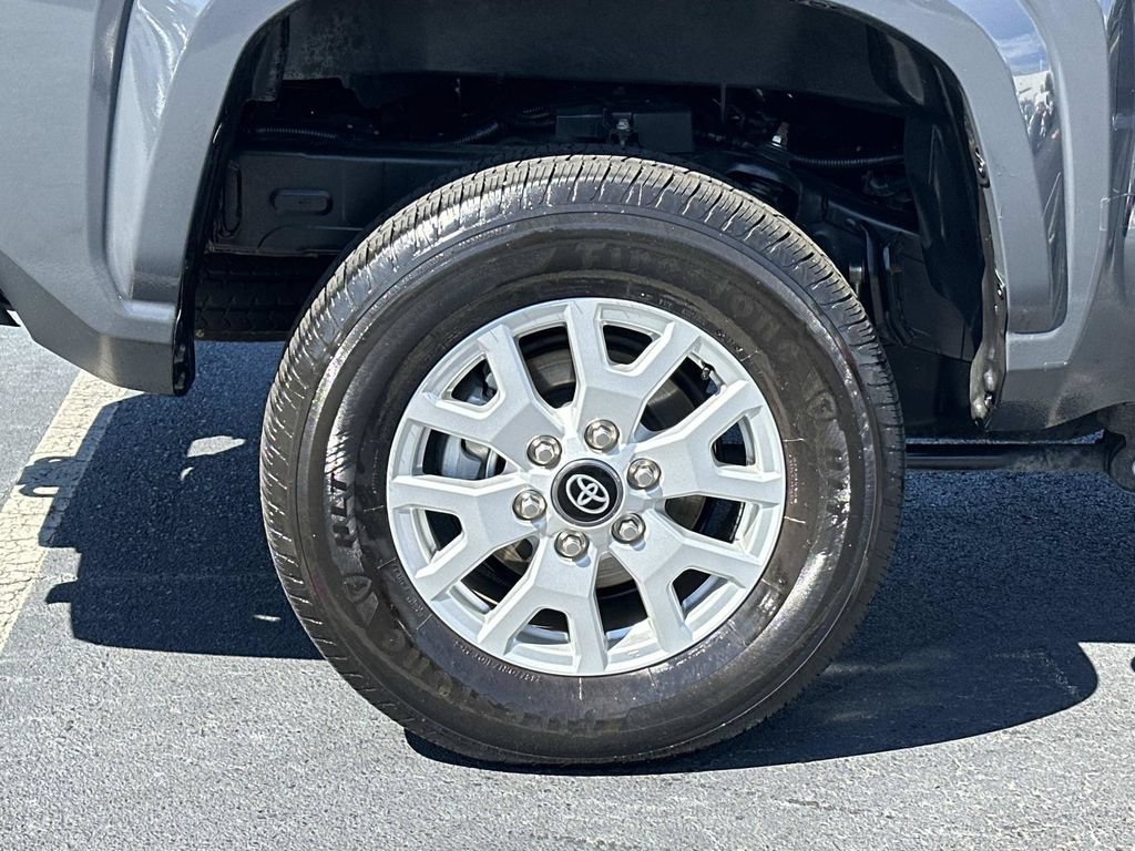 Used 2024 Toyota Tacoma SR5 AWD/4WD image 8