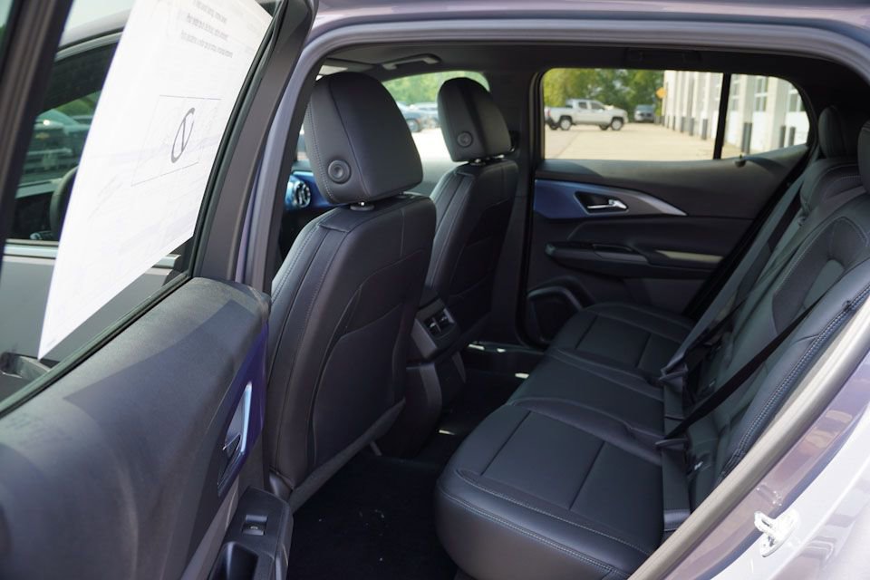 New 2026 Chevrolet Equinox EV LT AWD/4WD image 11