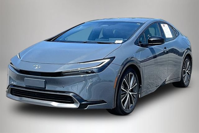 Used 2023 Toyota Prius XLE FWD image 2