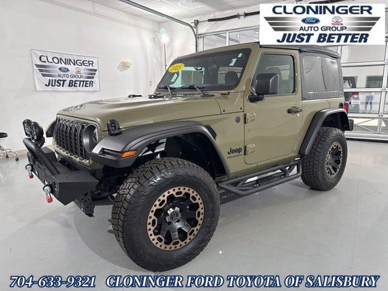 Used 2025 Jeep Wrangler Sport image 5