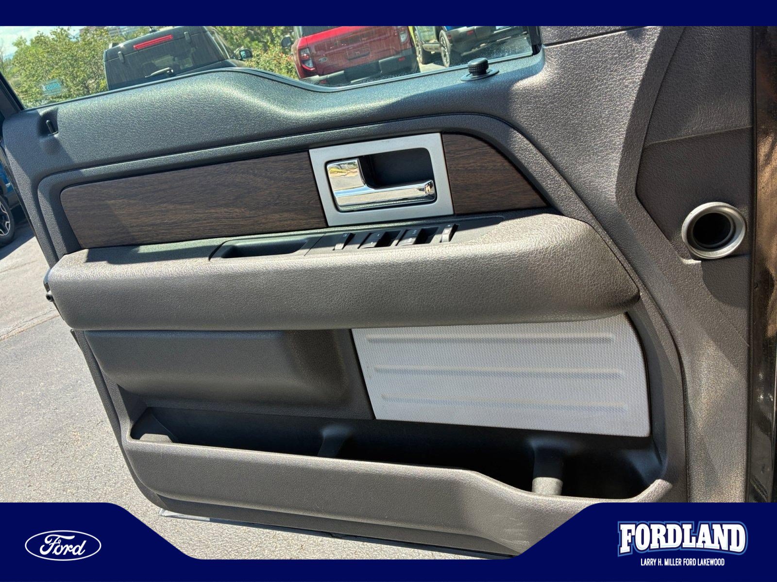 Used 2013 Ford F150 Lariat w/ Lariat Chrome Pkg AWD/4WD image 13