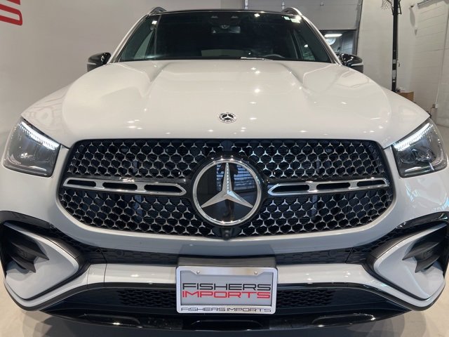 Used 2025 Mercedes-Benz GLE 450e 4MATIC w/ AMG Line Exterior image 2