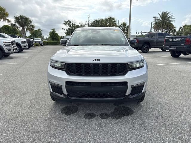 Used 2022 Jeep Grand Cherokee L Limited w/ Black Appearance Package RWD image 8