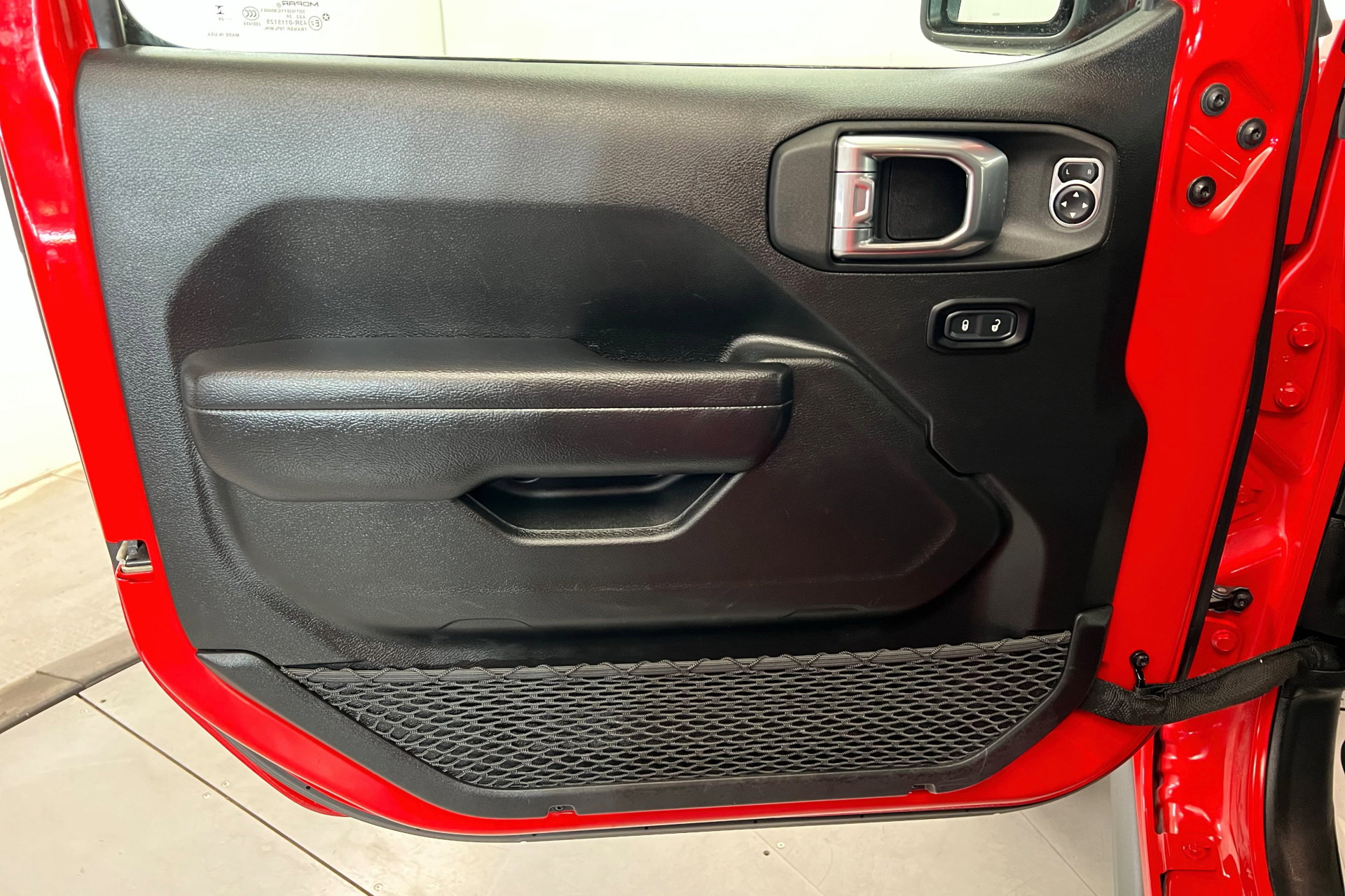 Used 2024 Jeep Wrangler Unlimited Rubicon 4xe image 14