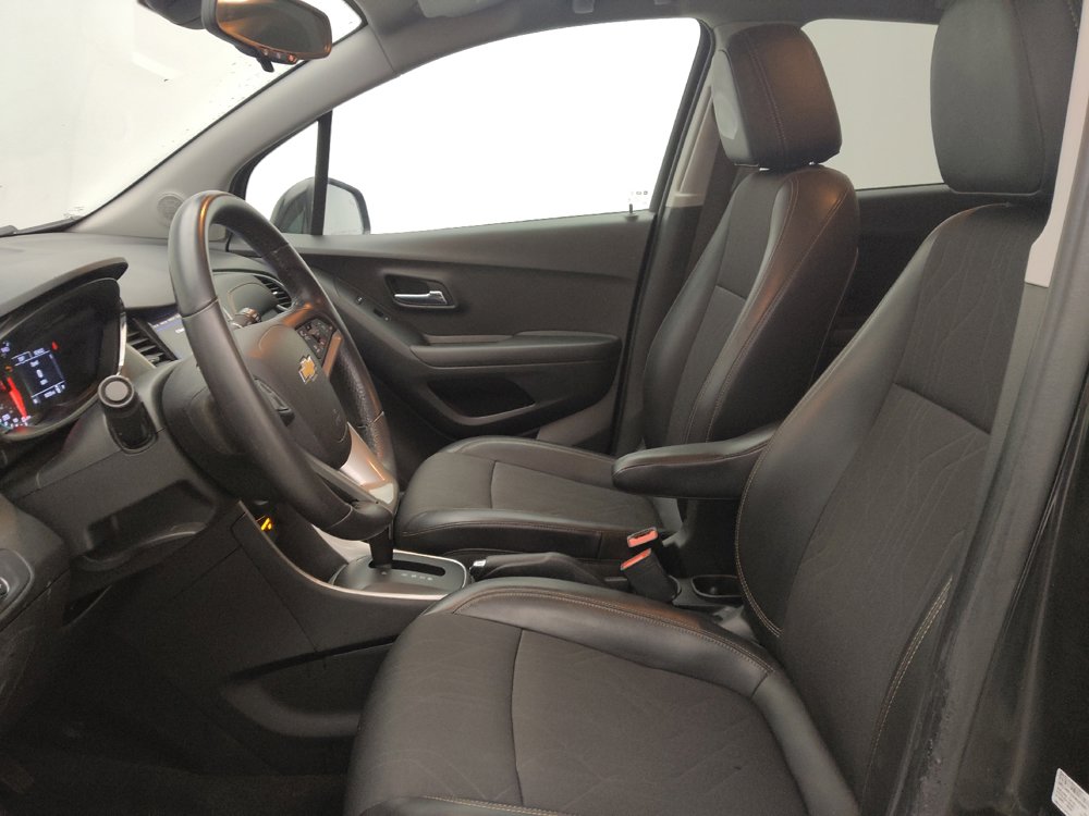 Used 2020 Chevrolet Trax LT w/ Driver Confidence Package FWD image 17