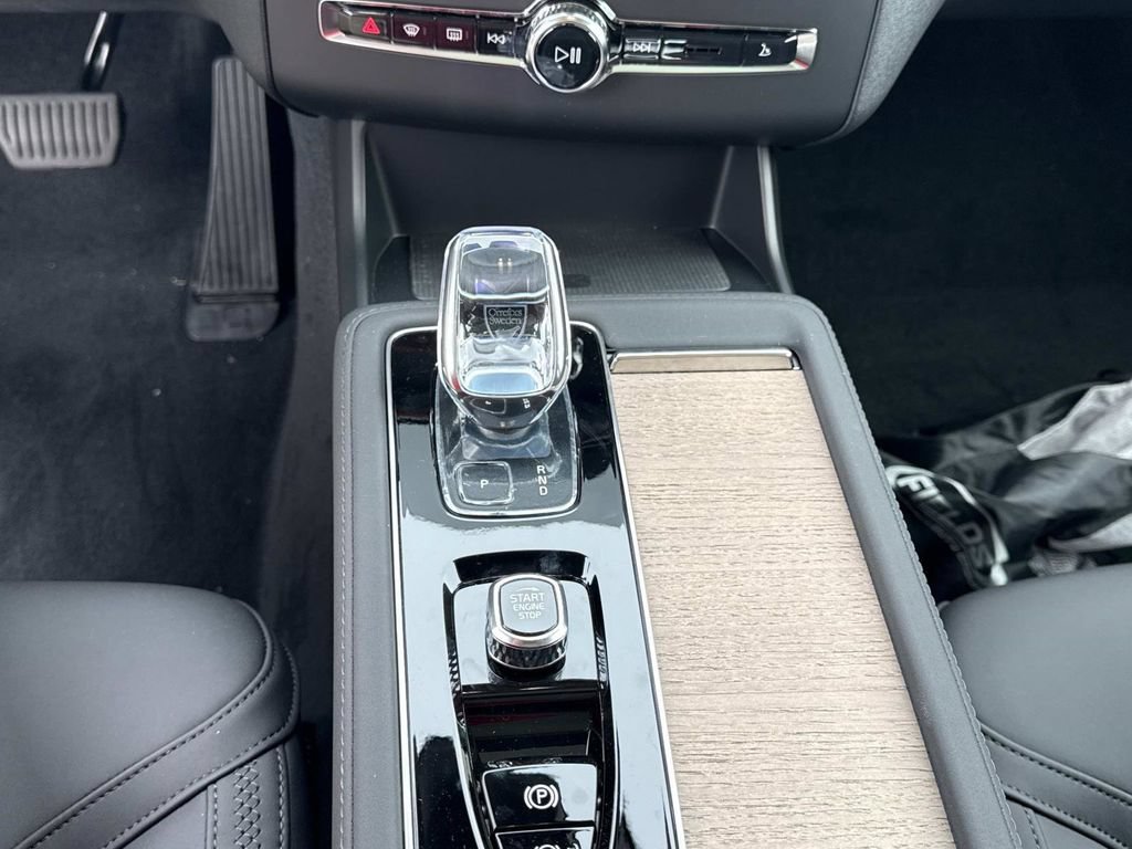 Certified 2026 Volvo XC90 B6 Plus w/ Protection Package Premier AWD/4WD image 25
