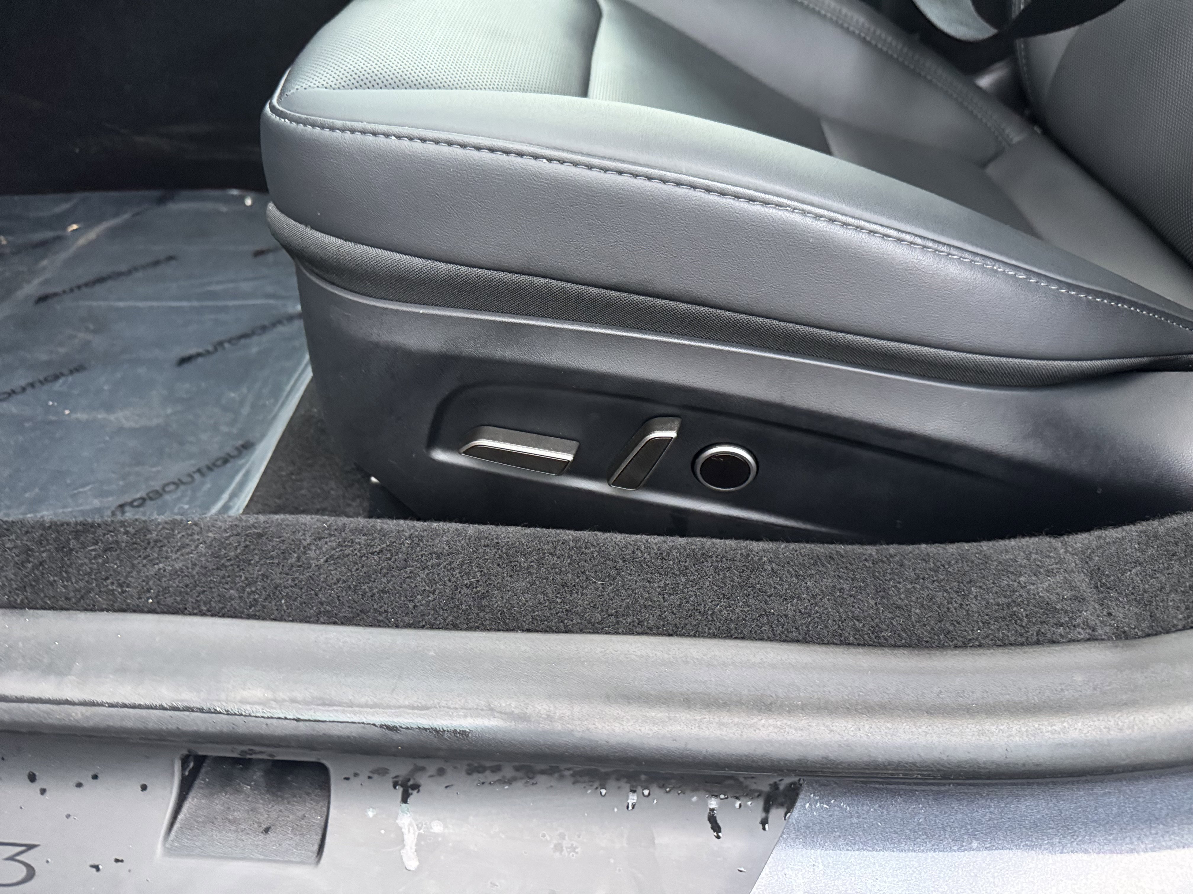 Used 2024 Tesla Model 3 Standard Range image 23