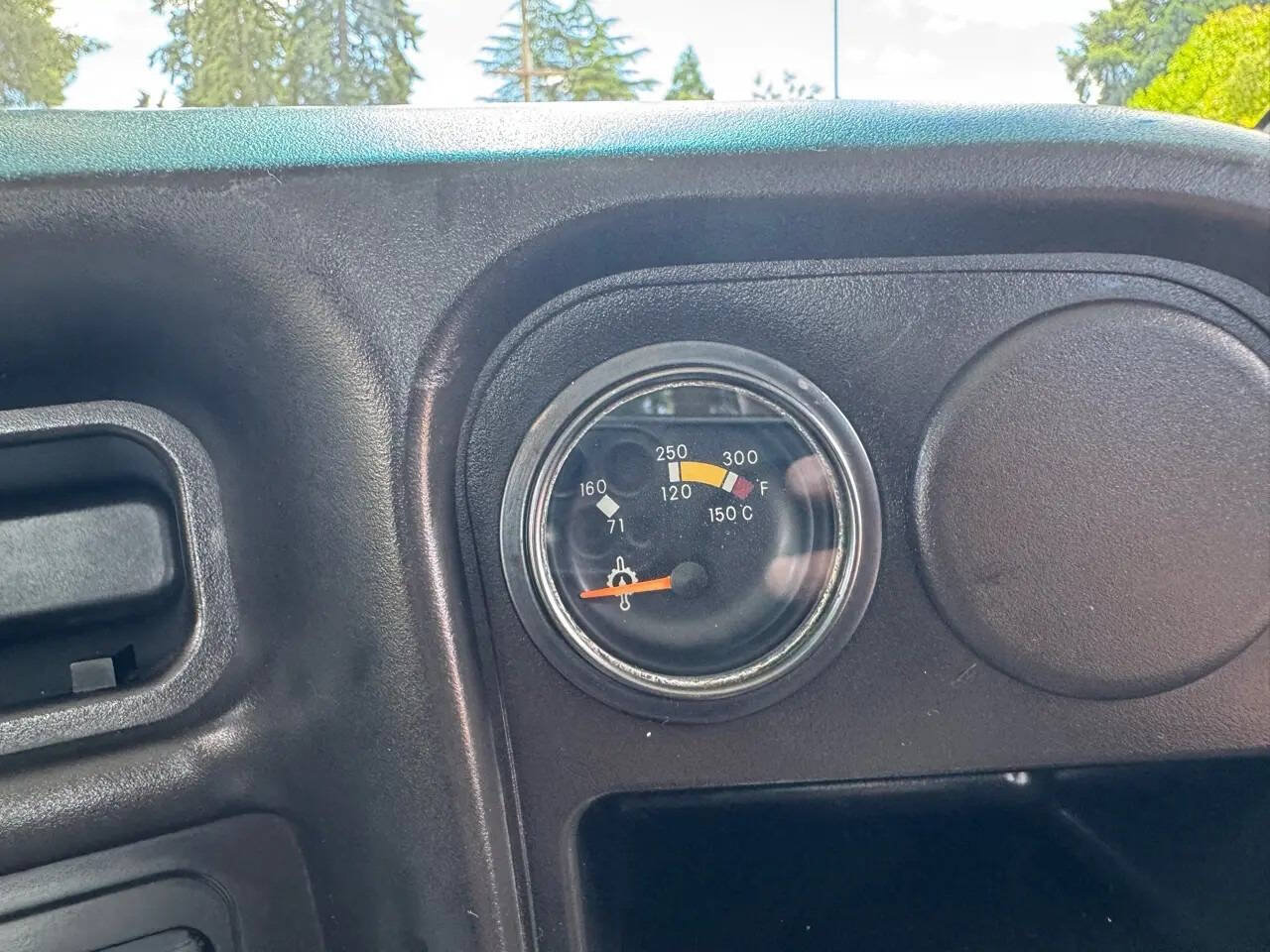 Used 2005 GMC TopKick C4500 2WD Regular Cab image 19