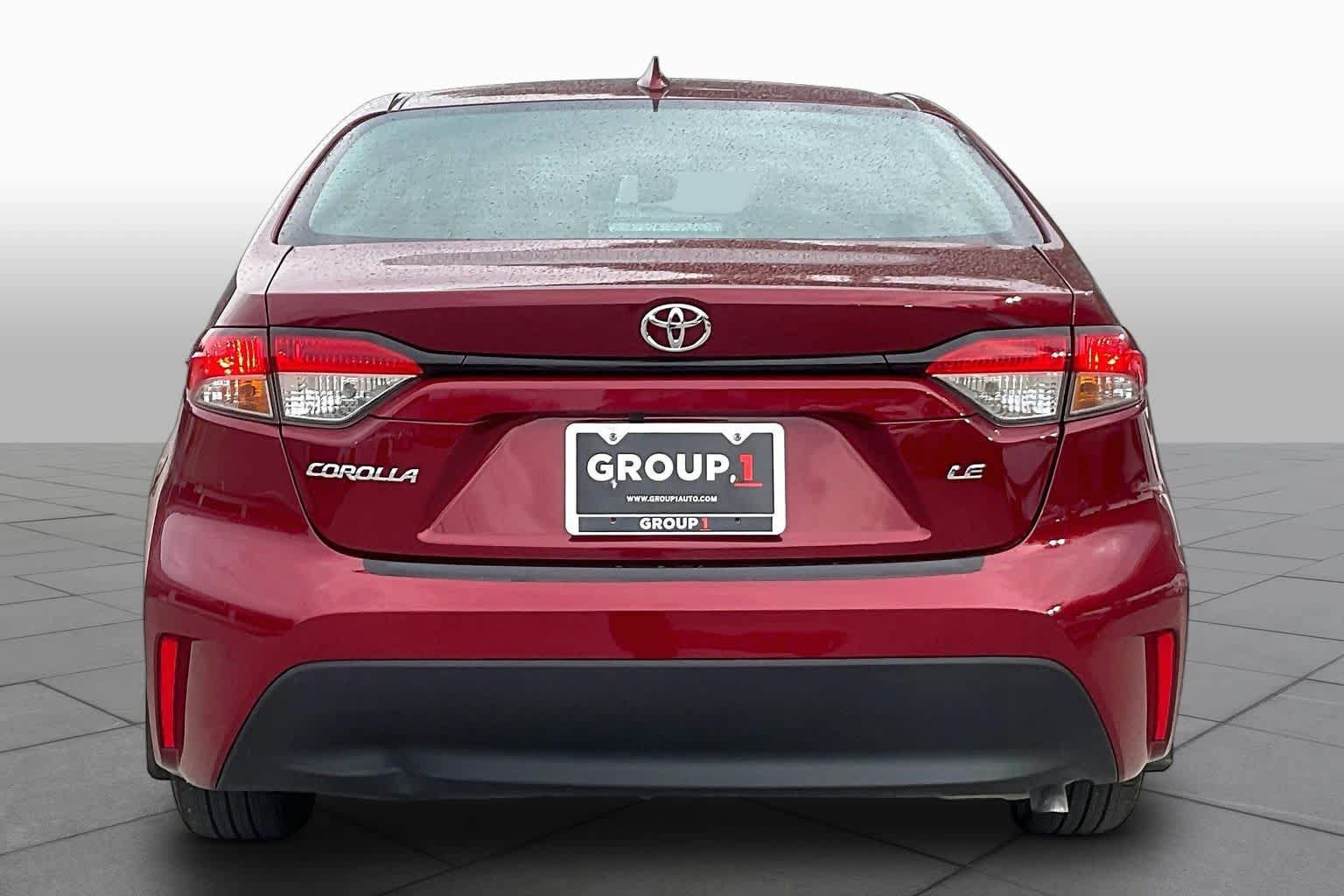 Used 2026 Toyota Corolla LE FWD image 5