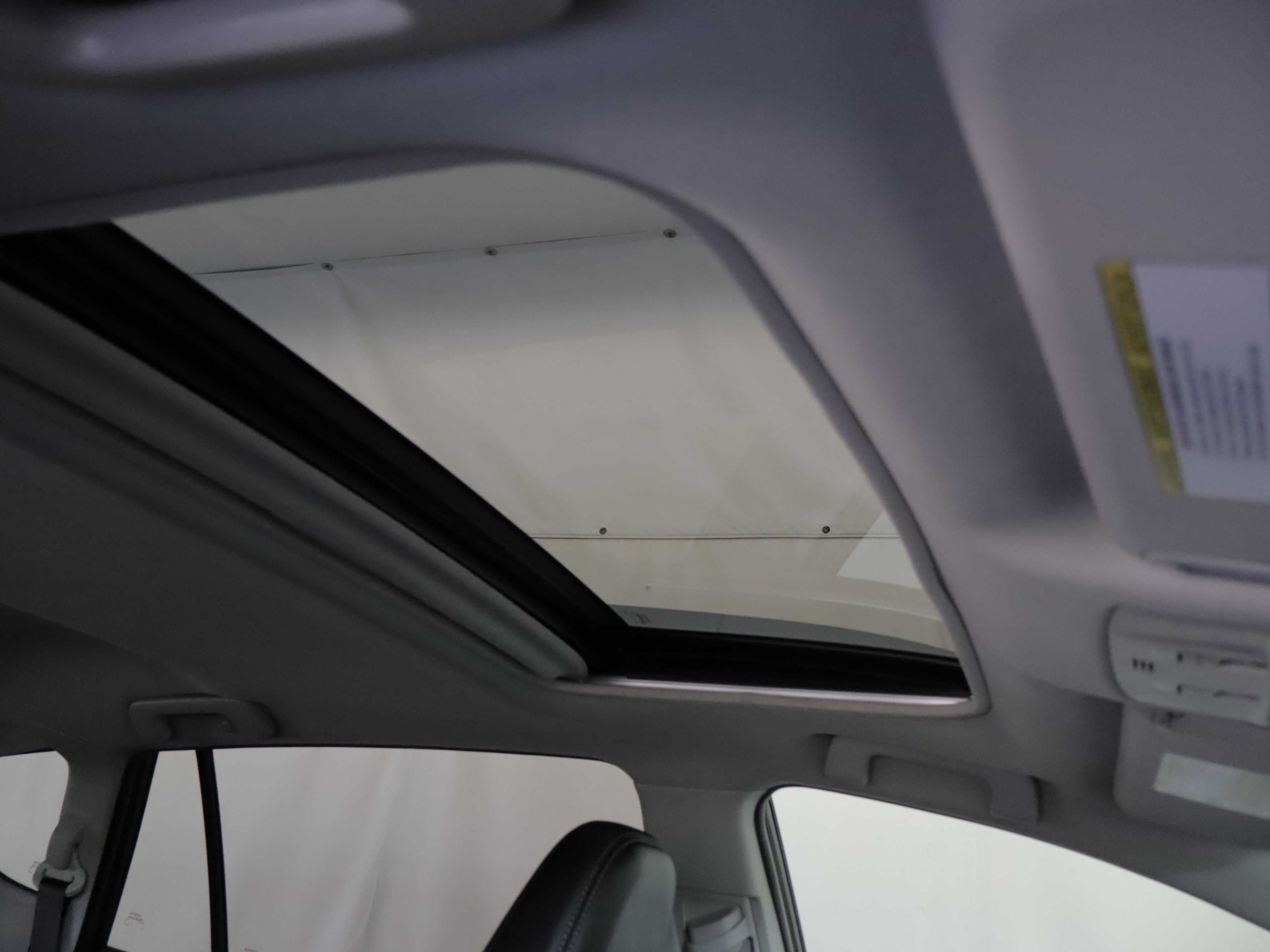 Used 2013 Toyota RAV4 Limited AWD/4WD image 3