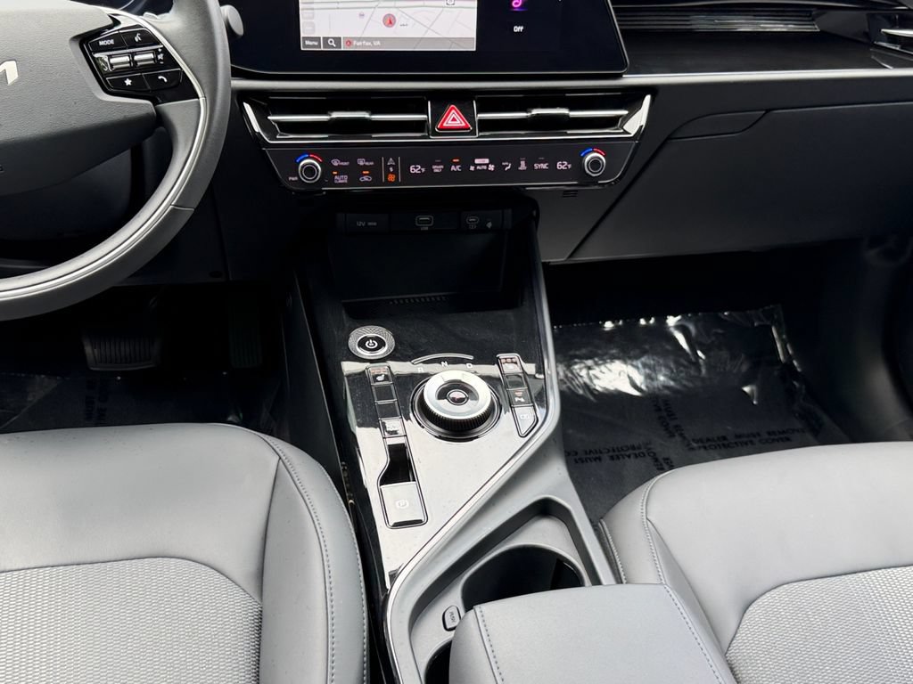 Certified 2025 Kia Niro Wind FWD image 15