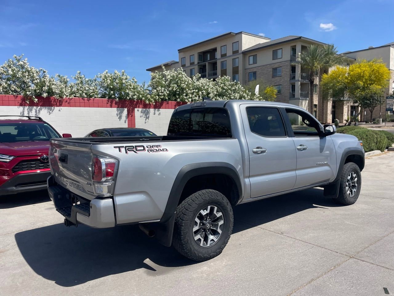 Used 2020 Toyota Tacoma TRD Off-Road w/ Technology Package image 2
