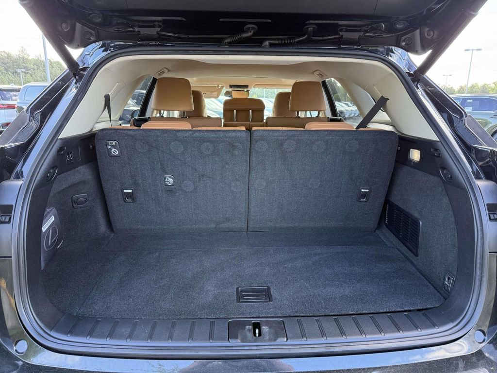 Used 2022 Lexus RX 350L Premium w/ Premium Package image 28