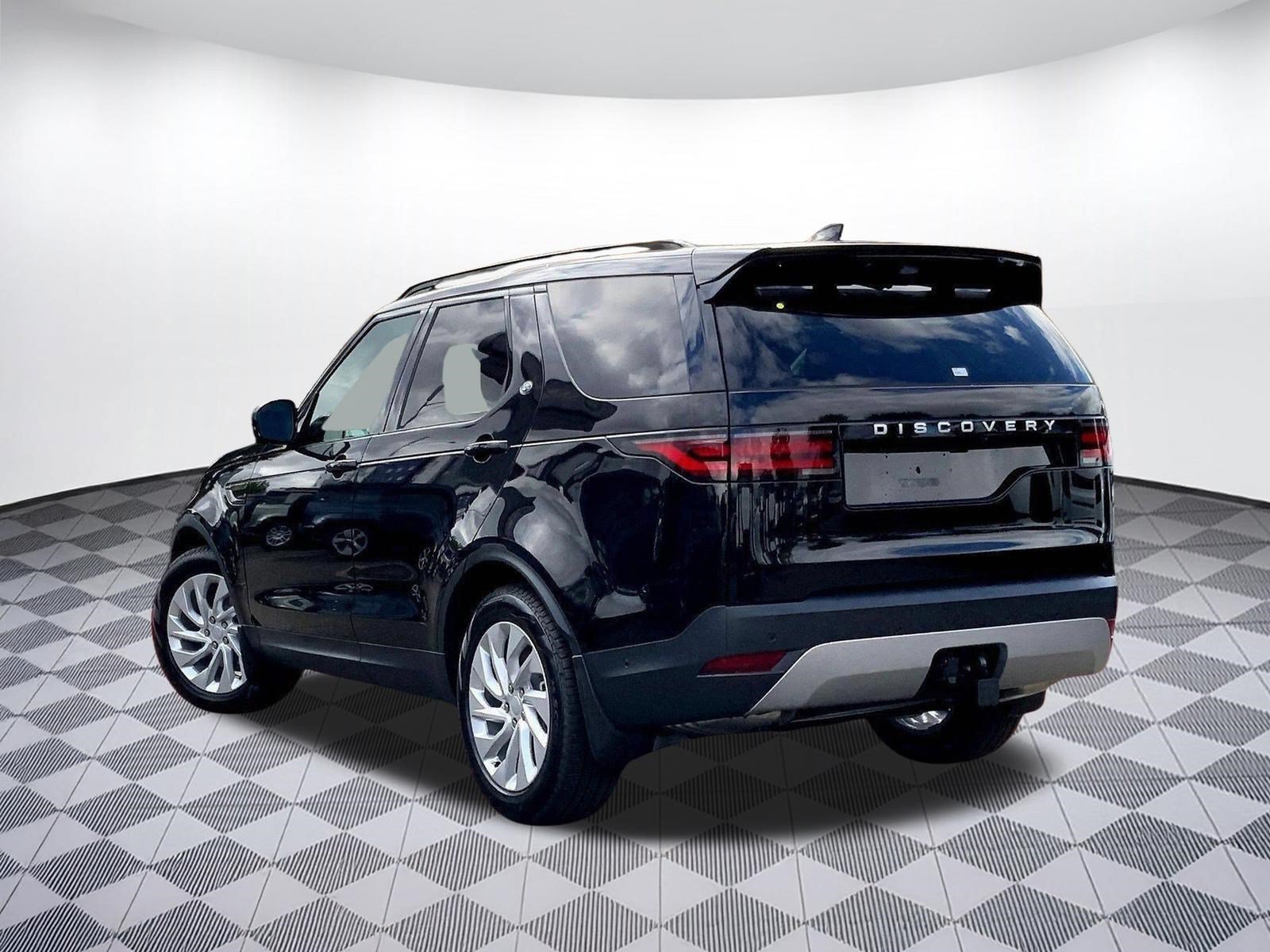 New 2025 Land Rover Discovery S AWD/4WD image 2