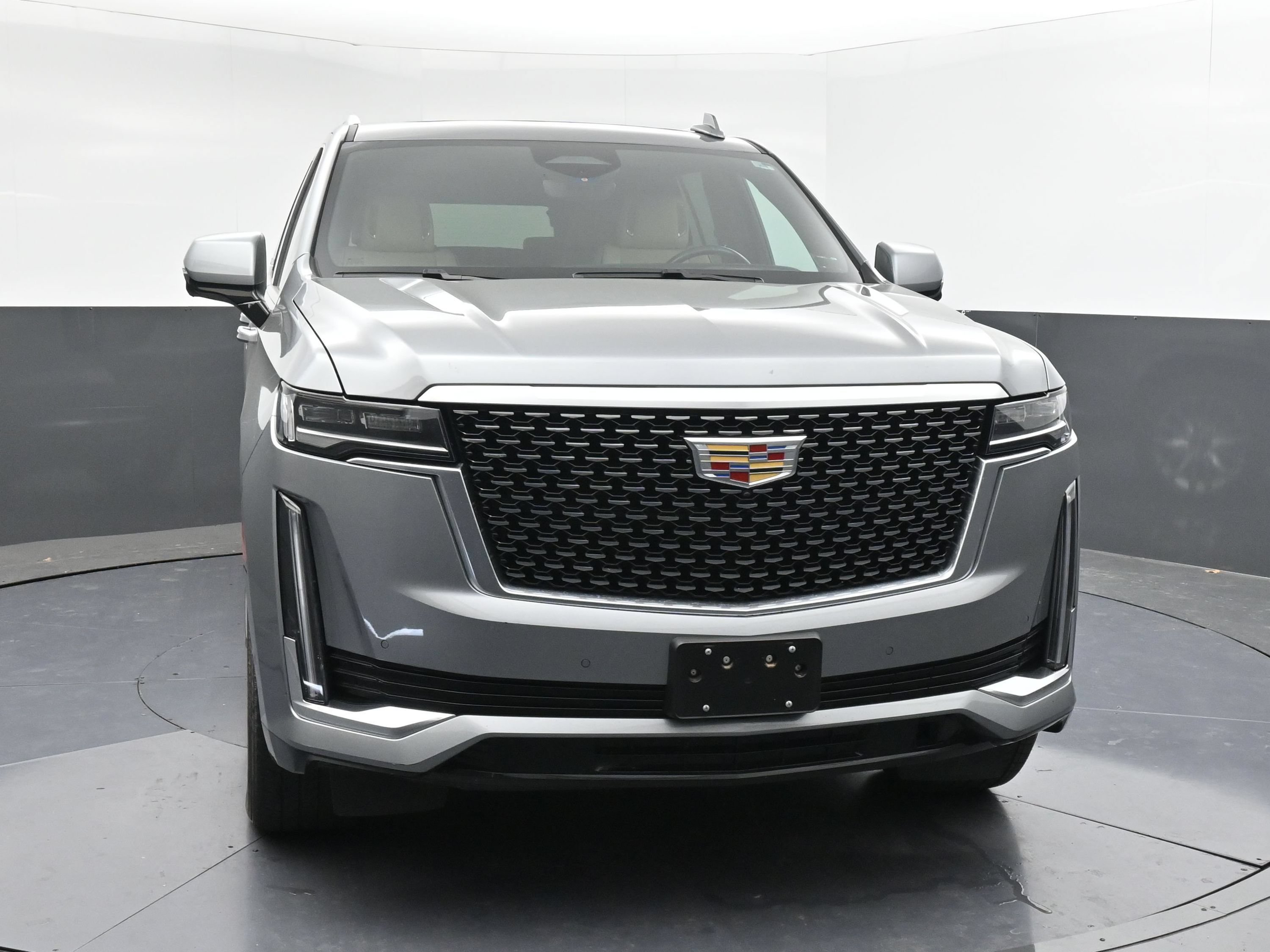 Used 2023 Cadillac Escalade Premium Luxury AWD/4WD image 2