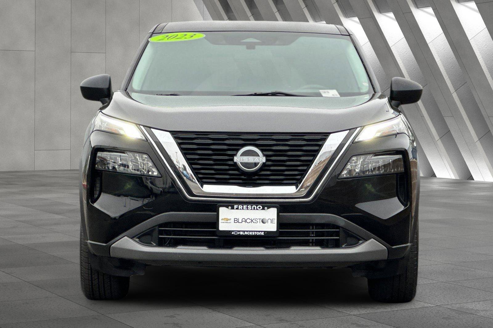 Used 2023 Nissan Rogue S image 9
