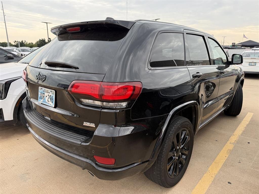 Used 2020 Jeep Grand Cherokee Altitude image 11