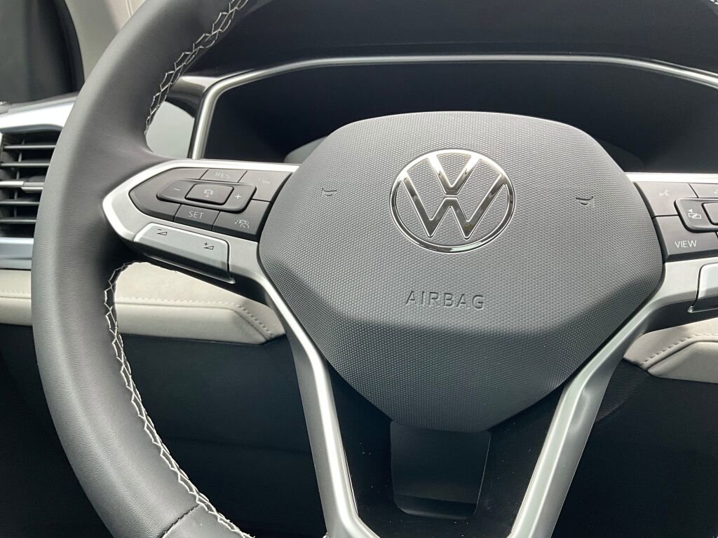 New 2025 Volkswagen Taos SE image 22