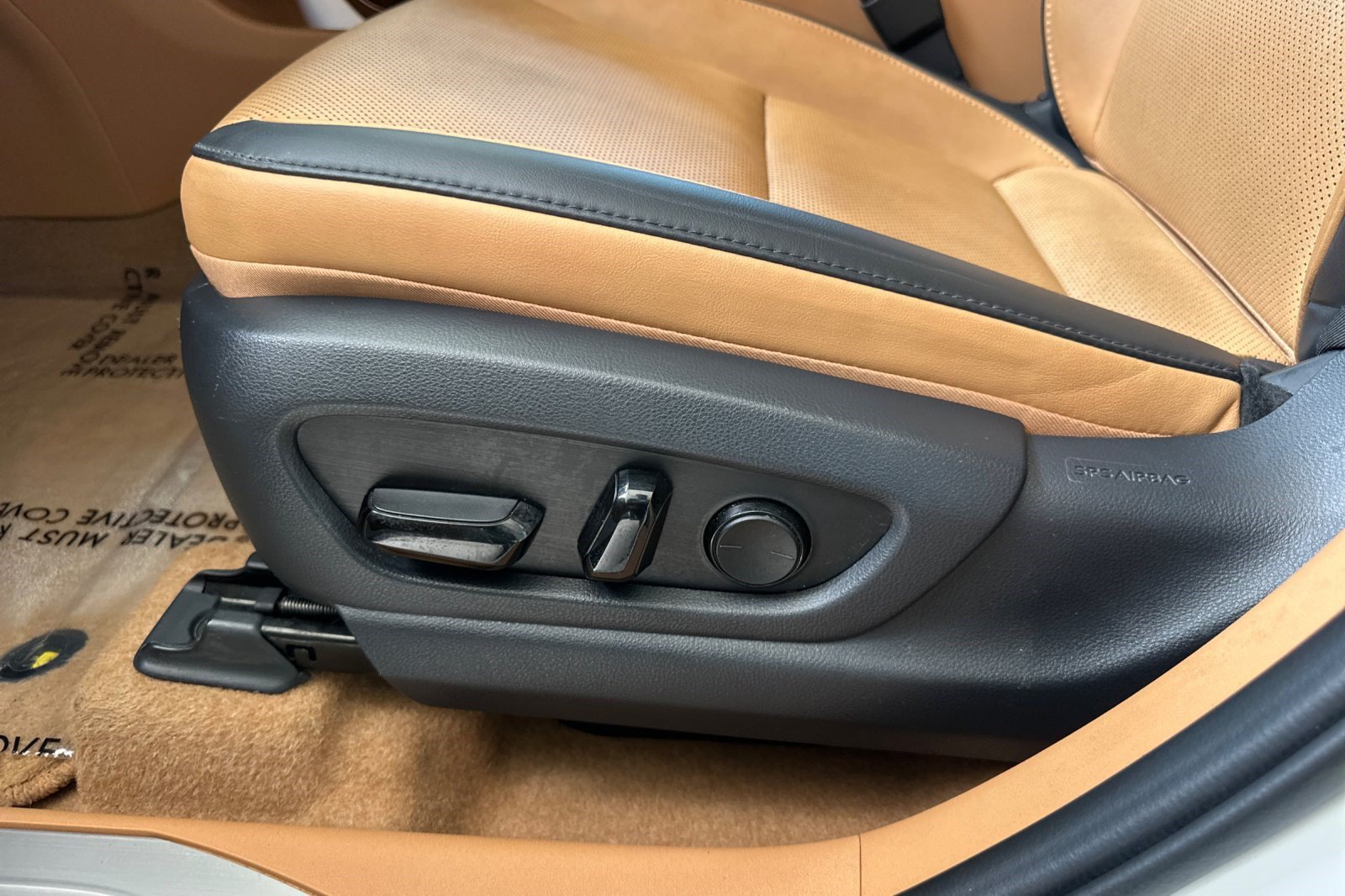 Certified 2025 Lexus RZ 450e AWD/4WD image 16