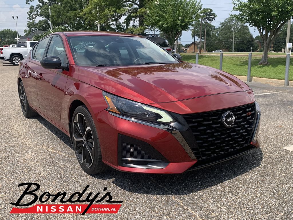 Used 2023 Nissan Altima 2.5 SR FWD image 1
